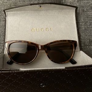 ***Authentic*** Gucci sunglasses